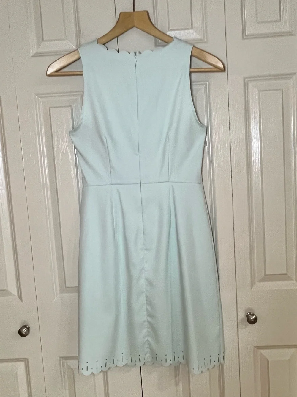 LOFT Scalloped Lazer Cut Knee Length Light Blue Dress Size 4